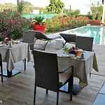 فندق مبيت وإفطار Peler 4*