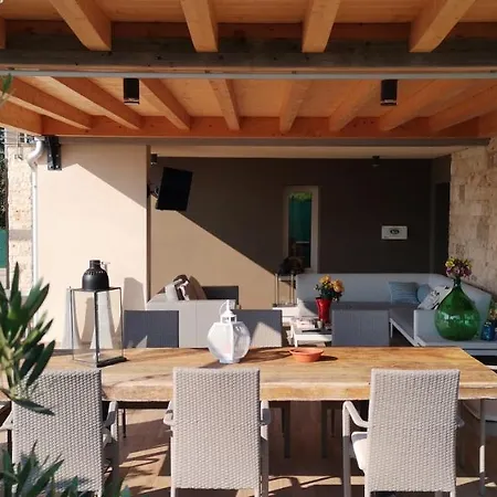 Bed & Breakfast Peler 4*