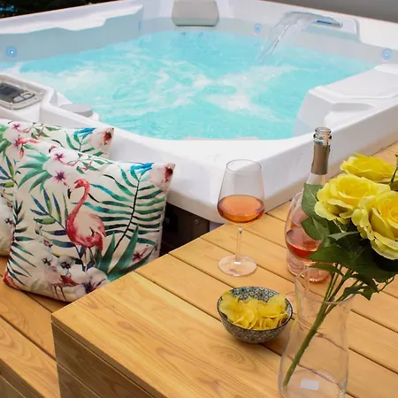 Peler 4* لاتيزي