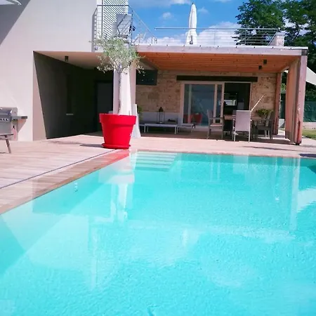 Bed and Breakfast Peler Λατζίζε