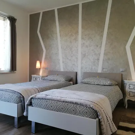 Peler Bed and Breakfast Λατζίζε