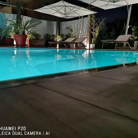 Peler 4* Λατζίζε
